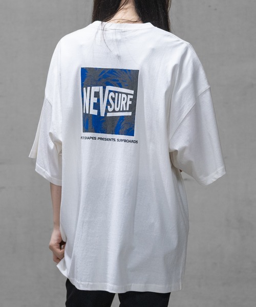 JOHN'S CLOSET（ジョンズクローゼット）の「【40I】バックロゴプリント オーバーサイズ Tシャツ（Tシャツ/カットソー・メンズ・ホワイト系1/ホワイト系2/ブラック系1/グレー系1/ブラック系2/ベージュ系1/グリーン系1/ピンク系1/オレンジ系1/オレンジ系2/ブルー系1/ベージュ系2/ライトグリーン系1/ブラック系3/ホワイト系4/ホワイト系5/ホワイト系3・MEDIUM/LARGE/X-LARGE）」の6枚目の写真