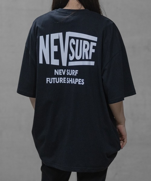 JOHN'S CLOSET（ジョンズクローゼット）の「【40I】バックロゴプリント オーバーサイズ Tシャツ（Tシャツ/カットソー・メンズ・ホワイト系1/ホワイト系2/ブラック系1/グレー系1/ブラック系2/ベージュ系1/グリーン系1/ピンク系1/オレンジ系1/オレンジ系2/ブルー系1/ベージュ系2/ライトグリーン系1/ブラック系3/ホワイト系4/ホワイト系5/ホワイト系3・MEDIUM/LARGE/X-LARGE）」の8枚目の写真