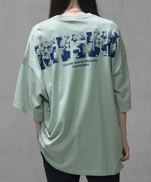 JOHN'S CLOSET（ジョンズクローゼット）の「【40I】バックロゴプリント オーバーサイズ Tシャツ（Tシャツ/カットソー・メンズ・ホワイト系1/ホワイト系2/ブラック系1/グレー系1/ブラック系2/ベージュ系1/グリーン系1/ピンク系1/オレンジ系1/オレンジ系2/ブルー系1/ベージュ系2/ライトグリーン系1/ブラック系3/ホワイト系4/ホワイト系5/ホワイト系3・MEDIUM/LARGE/X-LARGE）」の15枚目の写真