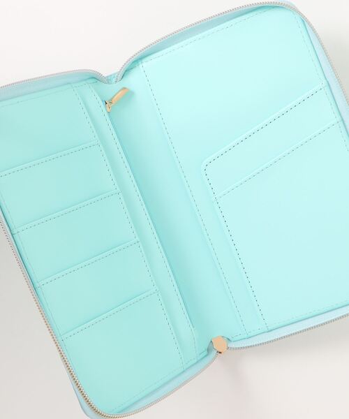 ACCOMMODE（アコモデ）の「グロースターマルチケース（パスポートケース・レディース・ライトグリーン/ピンク/ブルー・FREE）」の4枚目の写真