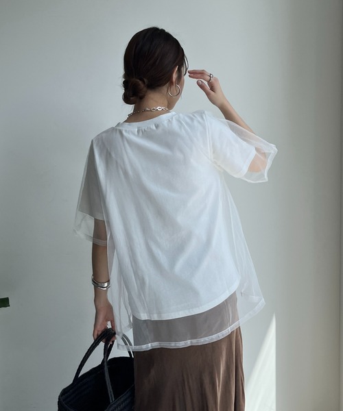 DouDou(ドゥドゥ)の「【WEB限定】チュールロゴTEE(Tシャツ/カットソー・レディース・オフホワイト/チャコールグレー・FREE)」の6枚目の写真