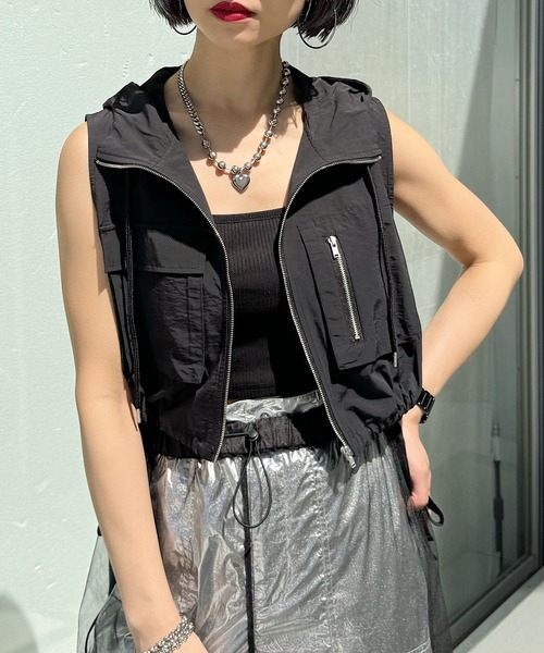 PAGEBOY（ページボーイ）の「フードツキナイロンジャケットノースリ（ナイロンジャケット・レディース・グレー/ブラック・FREE）」の9枚目の写真