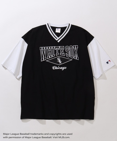 MLB(メジャーリーグベースボール)の「【MLB/メジャーリーグベースボール】リブライン オーバーサイズ Vネック半袖Tシャツ(Tシャツ/カットソー・メンズ・ホワイト/ワインレッド/ブルー/ブラック/アッシュグレー・LL/M/L)」の1枚目の写真
