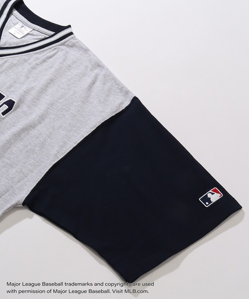 MLB(メジャーリーグベースボール)の「【MLB/メジャーリーグベースボール】リブライン オーバーサイズ Vネック半袖Tシャツ(Tシャツ/カットソー・メンズ・ホワイト/ワインレッド/ブルー/ブラック/アッシュグレー・LL/M/L)」の17枚目の写真