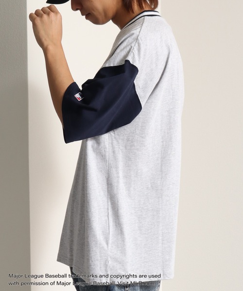 MLB(メジャーリーグベースボール)の「【MLB/メジャーリーグベースボール】リブライン オーバーサイズ Vネック半袖Tシャツ(Tシャツ/カットソー・メンズ・ホワイト/ワインレッド/ブルー/ブラック/アッシュグレー・LL/M/L)」の12枚目の写真