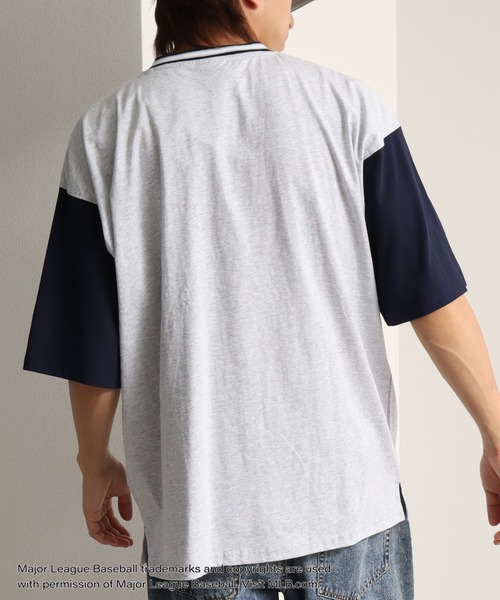 MLB(メジャーリーグベースボール)の「【MLB/メジャーリーグベースボール】リブライン オーバーサイズ Vネック半袖Tシャツ(Tシャツ/カットソー・メンズ・ホワイト/ワインレッド/ブルー/ブラック/アッシュグレー・LL/M/L)」の13枚目の写真