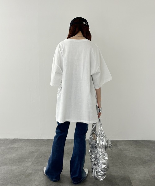 ISOOK（アイスー）の「【ISOOK / アイスー】オーバーサイズプリントTシャツ / ビッグサイズ ロゴT オーバーT スリットT 半袖 ZOZOTOWN限定（Tシャツ/カットソー・レディース・ブラック/ホワイト・FREE）」の11枚目の写真