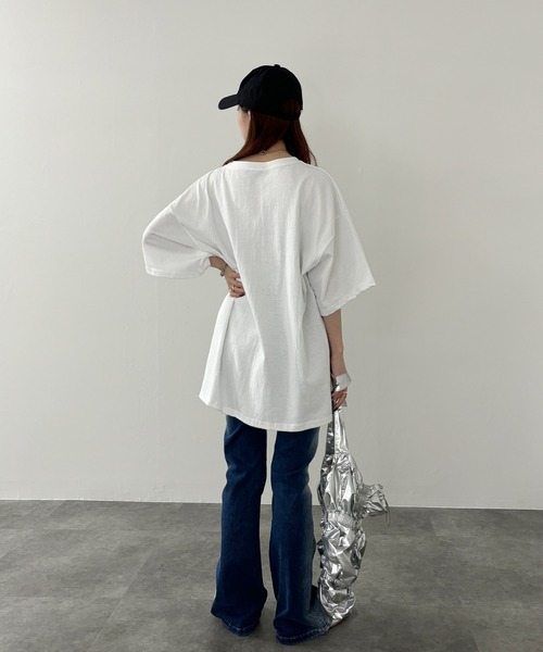 ISOOK（アイスー）の「【ISOOK / アイスー】オーバーサイズプリントTシャツ / ビッグサイズ ロゴT オーバーT スリットT 半袖 ZOZOTOWN限定（Tシャツ/カットソー・レディース・ブラック/ホワイト・FREE）」の7枚目の写真