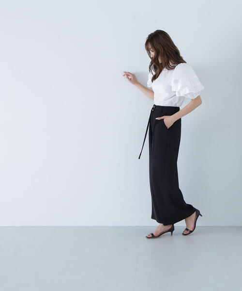 NATURAL BEAUTY BASIC（ナチュラルビューティーベーシック）の「◇ボリュームレイヤースリーブブラウス（シャツ/ブラウス・レディース・ブラック/ホワイト/ダークブラウン・SMALL/MEDIUM）」の8枚目の写真