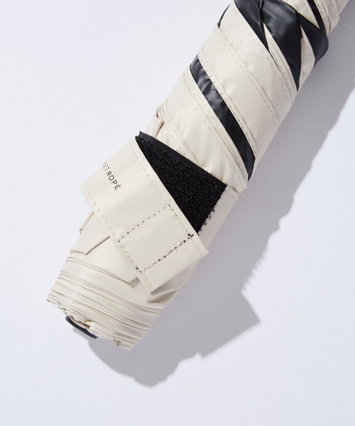 ADAM ET ROPE'（アダムエロペ）の「《新色追加》【U-DAY for ADAM ET ROPE'】Folding umbrella with Sacoche / 折りたたみ傘 / 晴雨兼用 / 男女兼用 / サステナブル（折りたたみ傘・メンズ・ホワイト系その他2/ブラック・FREE）」の9枚目の写真