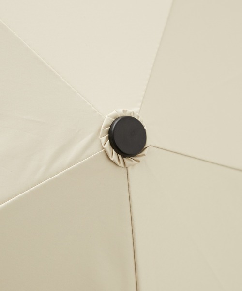 ADAM ET ROPE'（アダムエロペ）の「《新色追加》【U-DAY for ADAM ET ROPE'】Folding umbrella with Sacoche / 折りたたみ傘 / 晴雨兼用 / 男女兼用 / サステナブル（折りたたみ傘・メンズ・ホワイト系その他2/ブラック・FREE）」の3枚目の写真