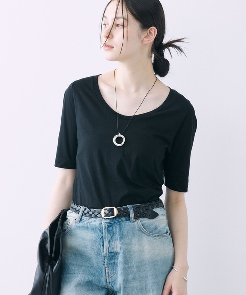 BABYLONE（バビロン）の「UネックTEE（Tシャツ/カットソー・レディース・ブラック/オフホワイト・フリー）」の2枚目の写真