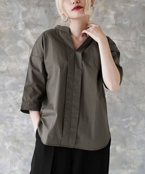 zootie(ズーティー)の「汗しみない ハーフスリーブ スキッパーシャツ(シャツ/ブラウス・レディース・ホワイト/ライトブルー/ストライプ/チャコール/ピンク・フリー)」の3枚目の写真