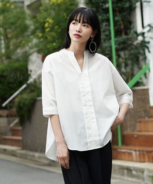 zootie(ズーティー)の「汗しみない ハーフスリーブ スキッパーシャツ(シャツ/ブラウス・レディース・ホワイト/ライトブルー/ストライプ/チャコール/ピンク・フリー)」の7枚目の写真