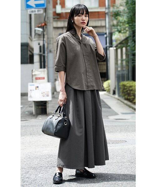 zootie(ズーティー)の「汗しみない ハーフスリーブ スキッパーシャツ(シャツ/ブラウス・レディース・ホワイト/ライトブルー/ストライプ/チャコール/ピンク・フリー)」の19枚目の写真