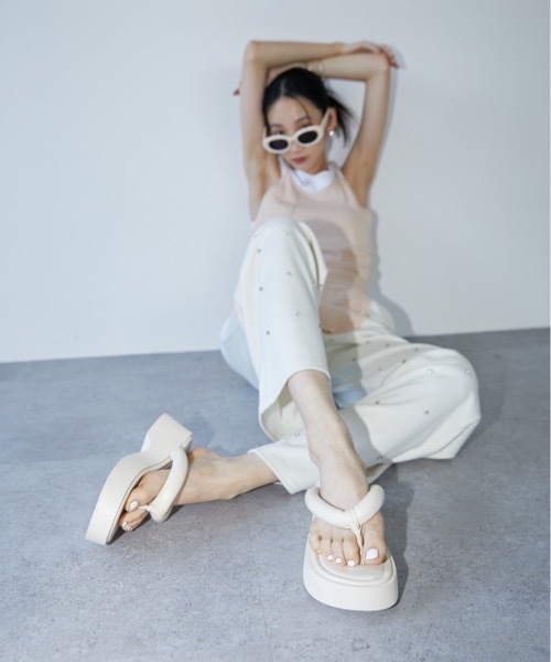 DRWCYS（ドロシーズ）の「トングボリュームサンダル（サンダル・レディース・ブラック/ホワイト・MEDIUM/LARGE）」の8枚目の写真