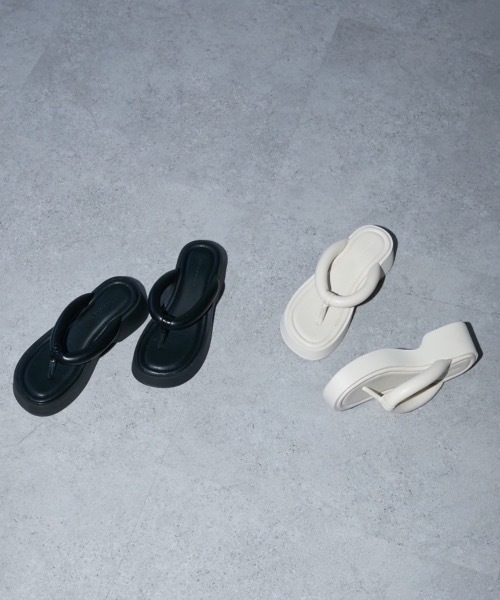 DRWCYS（ドロシーズ）の「トングボリュームサンダル（サンダル・レディース・ブラック/ホワイト・MEDIUM/LARGE）」の21枚目の写真