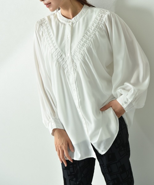 INTERPLANET（インタープラネット）の「デシンＶ切替タック長袖ブラウス（シャツ/ブラウス・レディース・オフホワイト/ブラック・FREE）」の13枚目の写真