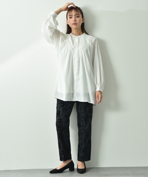 INTERPLANET（インタープラネット）の「デシンＶ切替タック長袖ブラウス（シャツ/ブラウス・レディース・オフホワイト/ブラック・FREE）」の16枚目の写真