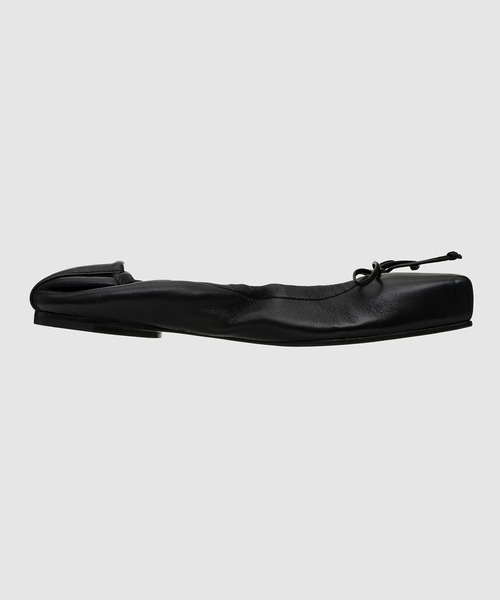 JACQUEMUS(ジャックムス)の「LES BALLERINES BALLET(バレエシューズ・レディース・ブラック・36/37/38/39)」の3枚目の写真
