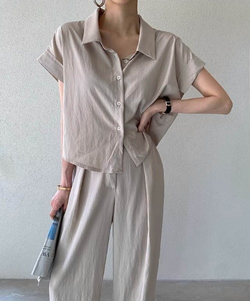 AMELY(エミリー)の「【セットアップ】シャツ&タックパンツのセットアップ/着回し自在/ストレスフリー(セットアップ・レディース・ブラック/ネイビー/ベージュ・L/M)」の8枚目の写真