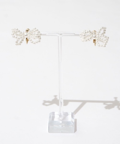 flower（フラワー）の「クラウディリボンイヤリング（イヤリング・レディース・ホワイト・FREE）」の5枚目の写真