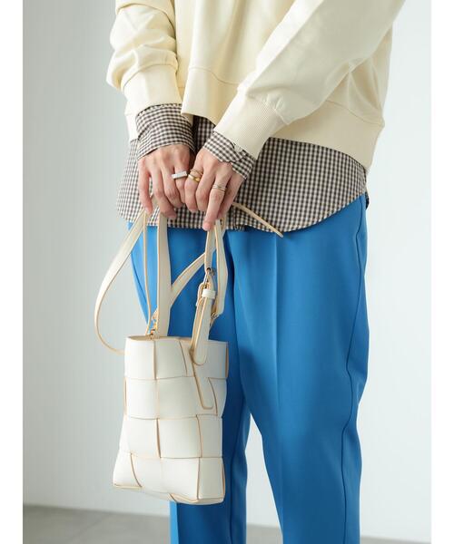 Lugnoncure（ルノンキュール）の「イントレチャート2WAYバッグ（ハンドバッグ・レディース・ブラック/シルバー/オフホワイト・F）」の4枚目の写真