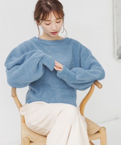 mysty woman（ミスティウーマン）の「ソフトフェザーボートネックプルオーバー　200953（ニット/セーター・レディース・オフホワイト/ブルー/ブラック・FREE）」の3枚目の写真