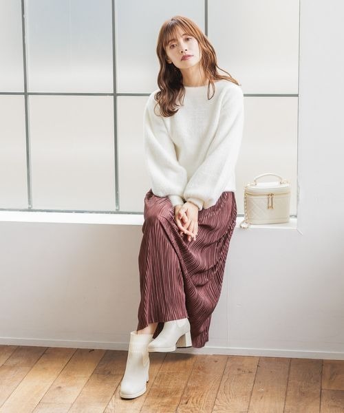 mysty woman（ミスティウーマン）の「ソフトフェザーボートネックプルオーバー　200953（ニット/セーター・レディース・オフホワイト/ブルー/ブラック・FREE）」の7枚目の写真