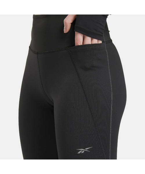Reebok(リーボック)の「OV ラックス-ファイア+ タイツ / OV LUX HR RBK-FIRE+ TIGHT(レギンス/スパッツ・レディース・ブラック・LARGE/MEDIUM/SMALL/X-LARGE/X-SMALL)」の4枚目の写真