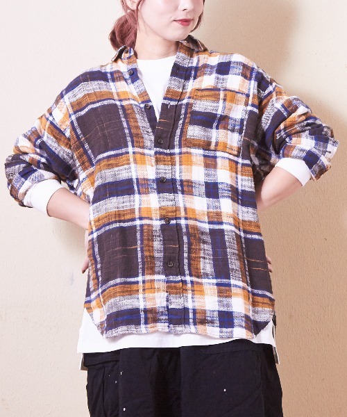 CUBE SUGAR（キューブシュガー）の「度甘ネルチェックビッグシャツ（シャツ/ブラウス・レディース・ナチュラル/チャコールグレー/マルチ/オレンジ/パープル・M）」の2枚目の写真