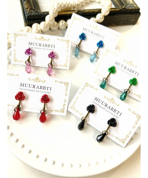 tone(トーン)の「【MUURABBTI】薔薇とスワロフスキーのイヤリング(MA)(イヤリング・レディース・ブラック/ブルー/グリーン/ピンク/レッド・FREE)」の6枚目の写真