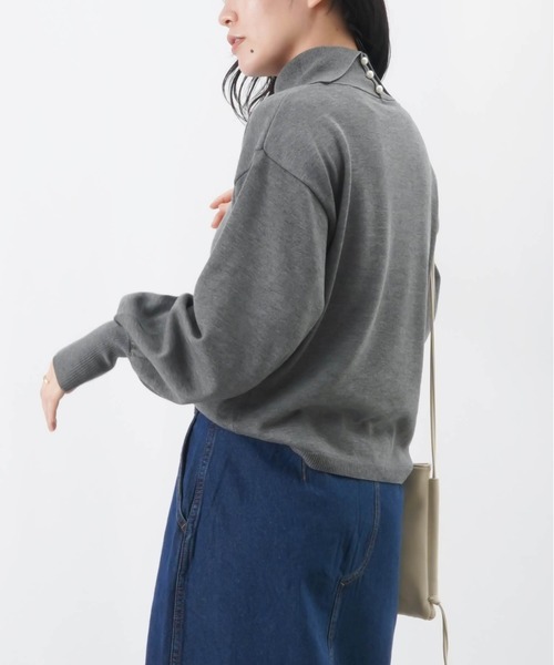 LUCA/LADY LUCK LUCA(ルカ/レディラックルカ)の「LC/LLL パールタートルネックニット(ニット/セーター・レディース・ブラック/グレー/ブルー/オレンジ・FREE)」の2枚目の写真