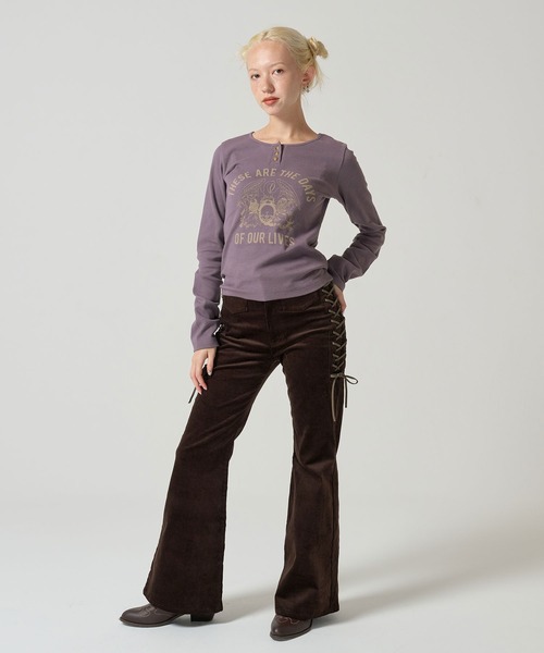 TINA：JOJUN（ティーナジョジュン）の「QUEEN ヘンリーネックTシャツ TINA：JOJUN（Tシャツ/カットソー・レディース・アイボリー/パープル系その他・M）」の18枚目の写真