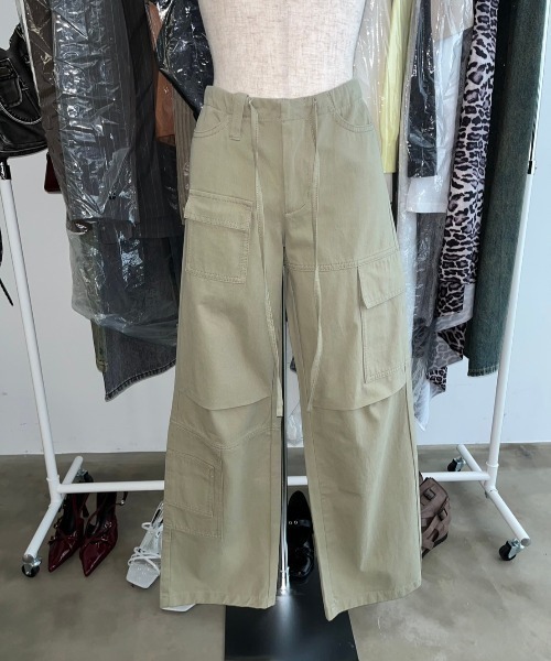 SHAGGIE（シャギー）の「ワンウォッシュルーズバギーカーゴパンツ（カーゴパンツ・レディース・カーキ/ベージュ/チャコールグレー・MEDIUM/SMALL）」の15枚目の写真