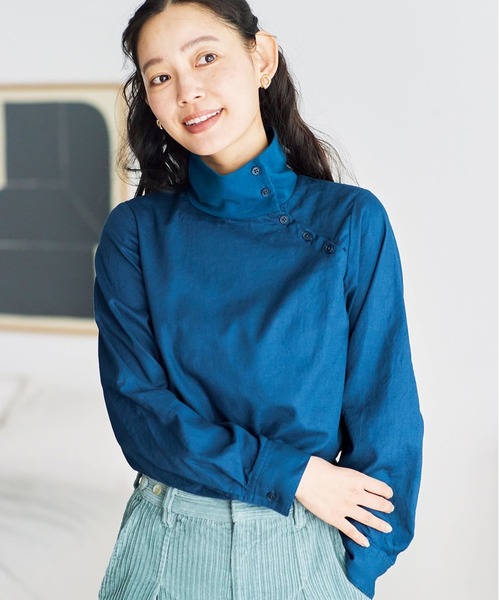 and myera（アンド マイラ）の「ａｎｄ　ｍｙｅｒａ　タートルネックなトップス（Tシャツ/カットソー・レディース・ホワイト/ブルー/ブラック・M/L/LL/S）」の3枚目の写真