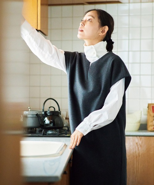 and myera（アンド マイラ）の「ａｎｄ　ｍｙｅｒａ　タートルネックなトップス（Tシャツ/カットソー・レディース・ホワイト/ブルー/ブラック・M/L/LL/S）」の5枚目の写真