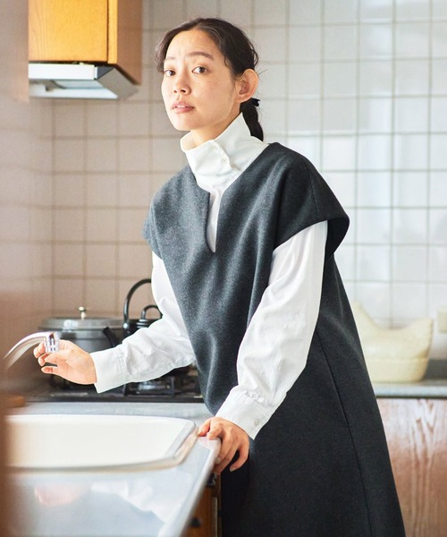 and myera（アンド マイラ）の「ａｎｄ　ｍｙｅｒａ　タートルネックなトップス（Tシャツ/カットソー・レディース・ホワイト/ブルー/ブラック・M/L/LL/S）」の4枚目の写真