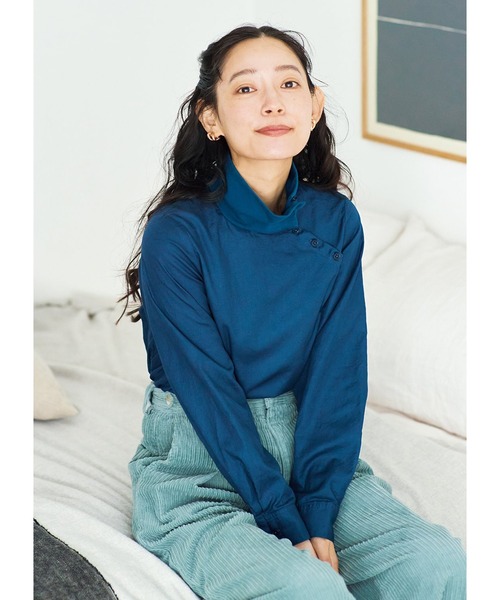 and myera（アンド マイラ）の「ａｎｄ　ｍｙｅｒａ　タートルネックなトップス（Tシャツ/カットソー・レディース・ホワイト/ブルー/ブラック・M/L/LL/S）」の10枚目の写真