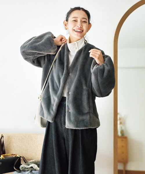 and myera（アンド マイラ）の「ａｎｄ　ｍｙｅｒａ　タートルネックなトップス（Tシャツ/カットソー・レディース・ホワイト/ブルー/ブラック・M/L/LL/S）」の7枚目の写真