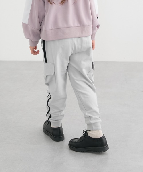 QUNTSTYLE（キュントスタイル）の「サイドラインカーゴパンツ（カーゴパンツ・キッズ・グレー系/ブラック・140/130/120/110/160/150）」の5枚目の写真