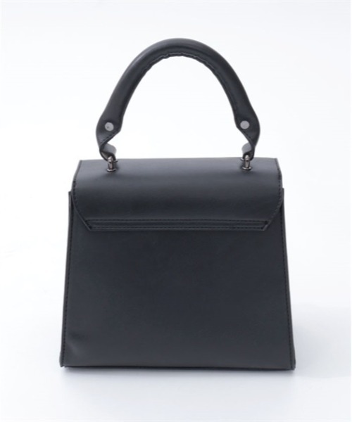 【新品】axes femme POETIQUE 蛇モチーフ金具バッグ　完売カラー axes femme POETIQUE（アクシーズファムポエティック）の「蛇
