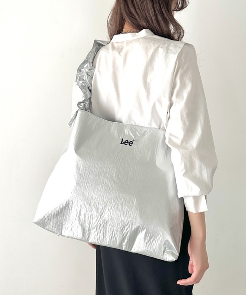 Lee(リー)の「Lee/リー ロゴ刺繍 シャーリングショルダーバッグ/ニュースペーパーバッグ/ビッグショルダー バレエコア ギャザーハンドル リボン(ショルダーバッグ・レディース・ブラック/シルバー/ベージュ/ブルー・FREE)」の20枚目の写真