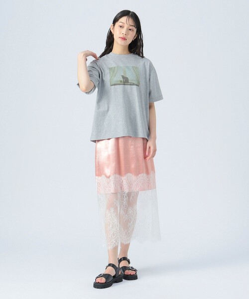 サテン × レーススカート