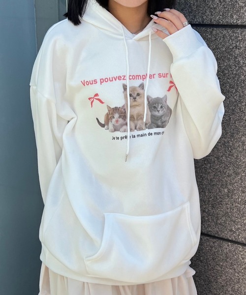merrylatte(メリーラテ)の「ねこピンクリボンパーカー(パーカー・レディース・ホワイト・X-LARGE)」の1枚目の写真