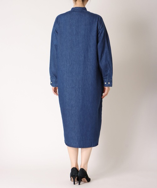 blanc basque（ブランバスク）の「パールボタン ダンガリーデニムワンピース（ワンピース・レディース・インディゴブルー・38）」の8枚目の写真