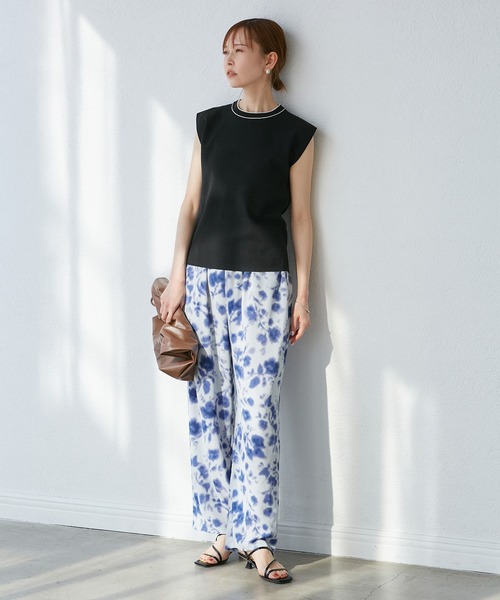 ROPE' PICNIC（ロペピクニック）の「【UVカット・接触冷感・イージーケア】八方映えニット ゼロスリーブニットプルオーバー（ニット/セーター・レディース・オフホワイト/サックスブルー/カーキ/ホワイト系その他5/ブラック系その他2/ブラック/ピンク系その他2/グリーン系その他/ベージュ/ブラウン・38）」の13枚目の写真