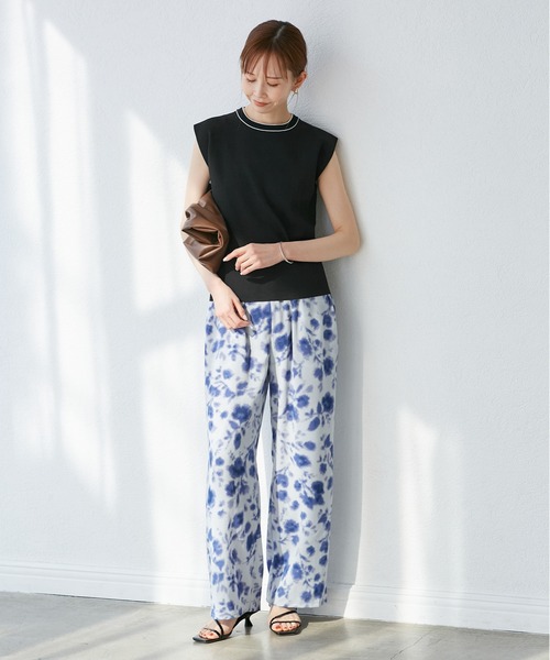 ROPE' PICNIC（ロペピクニック）の「【UVカット・接触冷感・イージーケア】八方映えニット ゼロスリーブニットプルオーバー（ニット/セーター・レディース・オフホワイト/サックスブルー/カーキ/ホワイト系その他5/ブラック系その他2/ブラック/ピンク系その他2/グリーン系その他/ベージュ/ブラウン・38）」の14枚目の写真