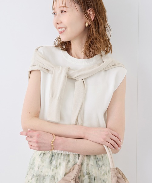 ROPE' PICNIC（ロペピクニック）の「【UVカット・接触冷感・イージーケア】八方映えニット ゼロスリーブニットプルオーバー（ニット/セーター・レディース・オフホワイト/サックスブルー/カーキ/ホワイト系その他5/ブラック系その他2/ブラック/ピンク系その他2/グリーン系その他/ベージュ/ブラウン・38）」の17枚目の写真