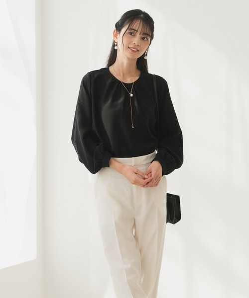 CELEN（セレン）の「【洗える/防シワ加工/UV加工/花粉防止】ゆったりギャザーブラウス 長袖（シャツ/ブラウス・レディース・モカ/ホワイト/ブルー/ネイビー/ピンクベージュ/ブラック・L/M/S）」の22枚目の写真